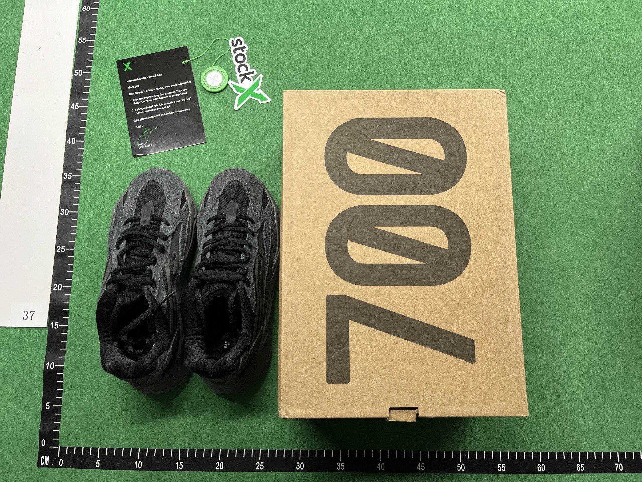 ADIDAS YEEZY 700 -2