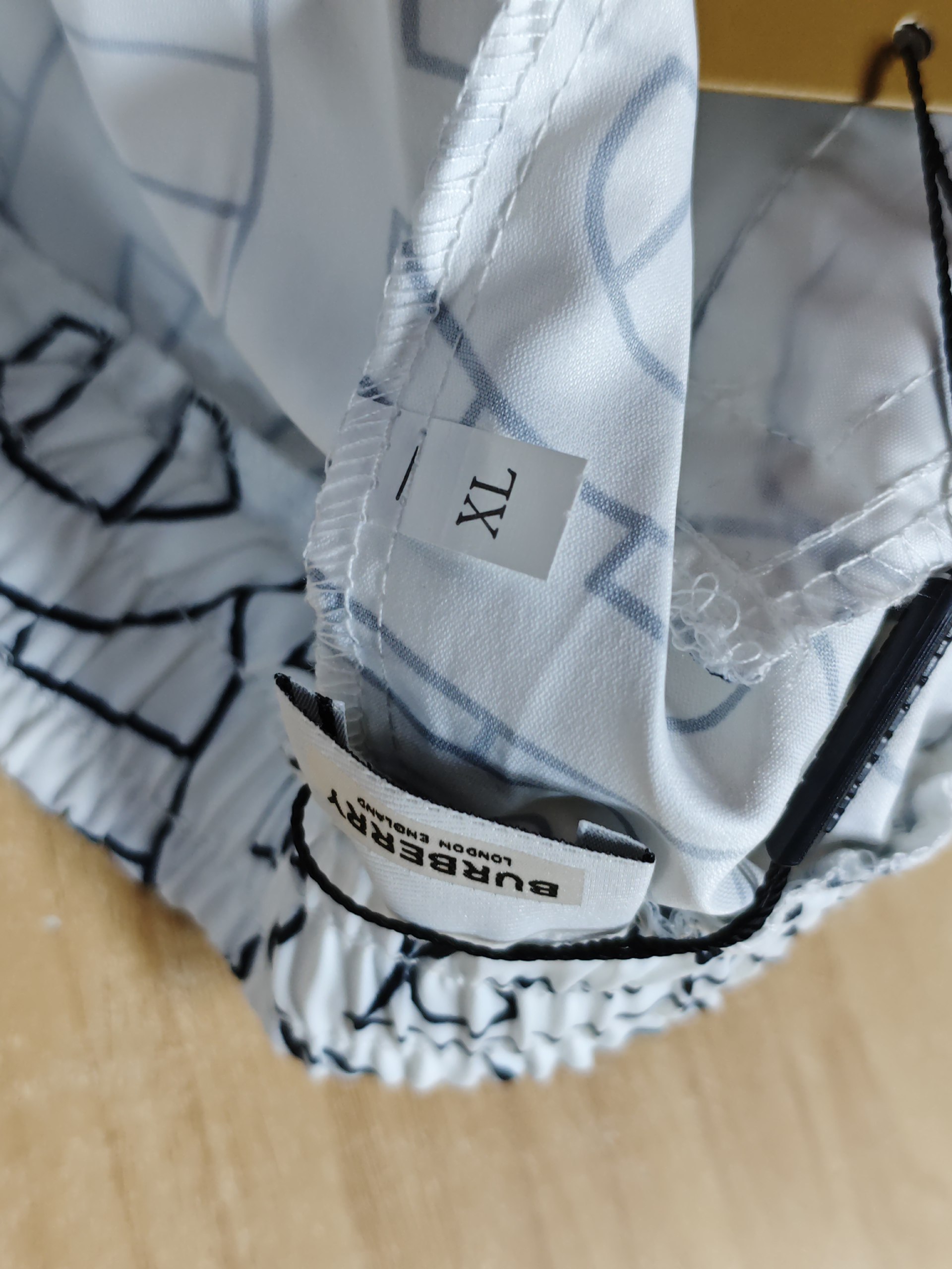 Burberry shorts -4