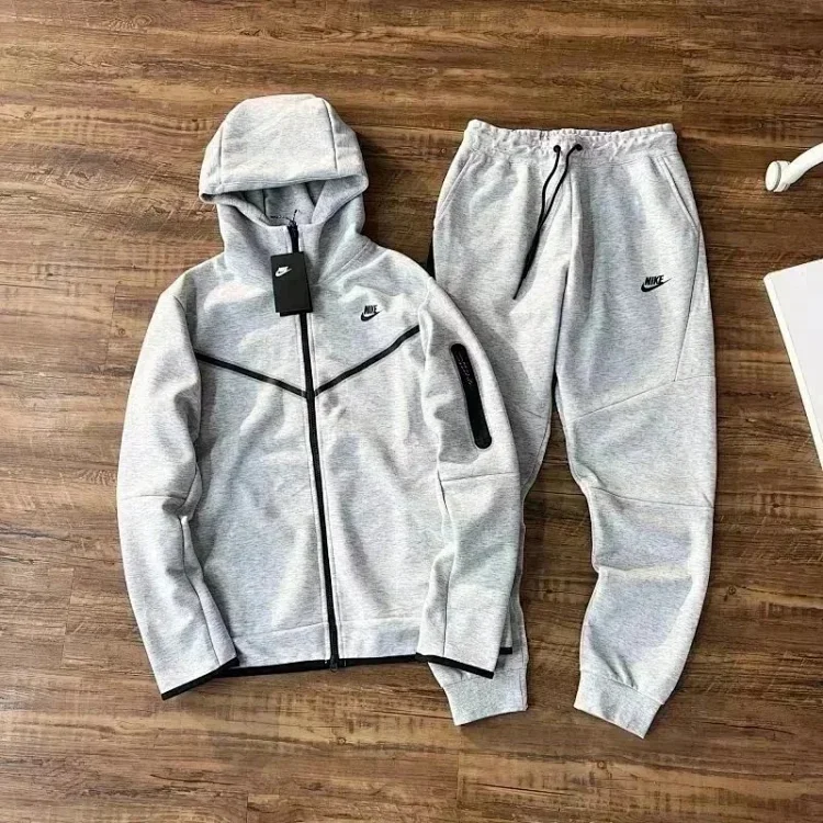 Set Nike Tech