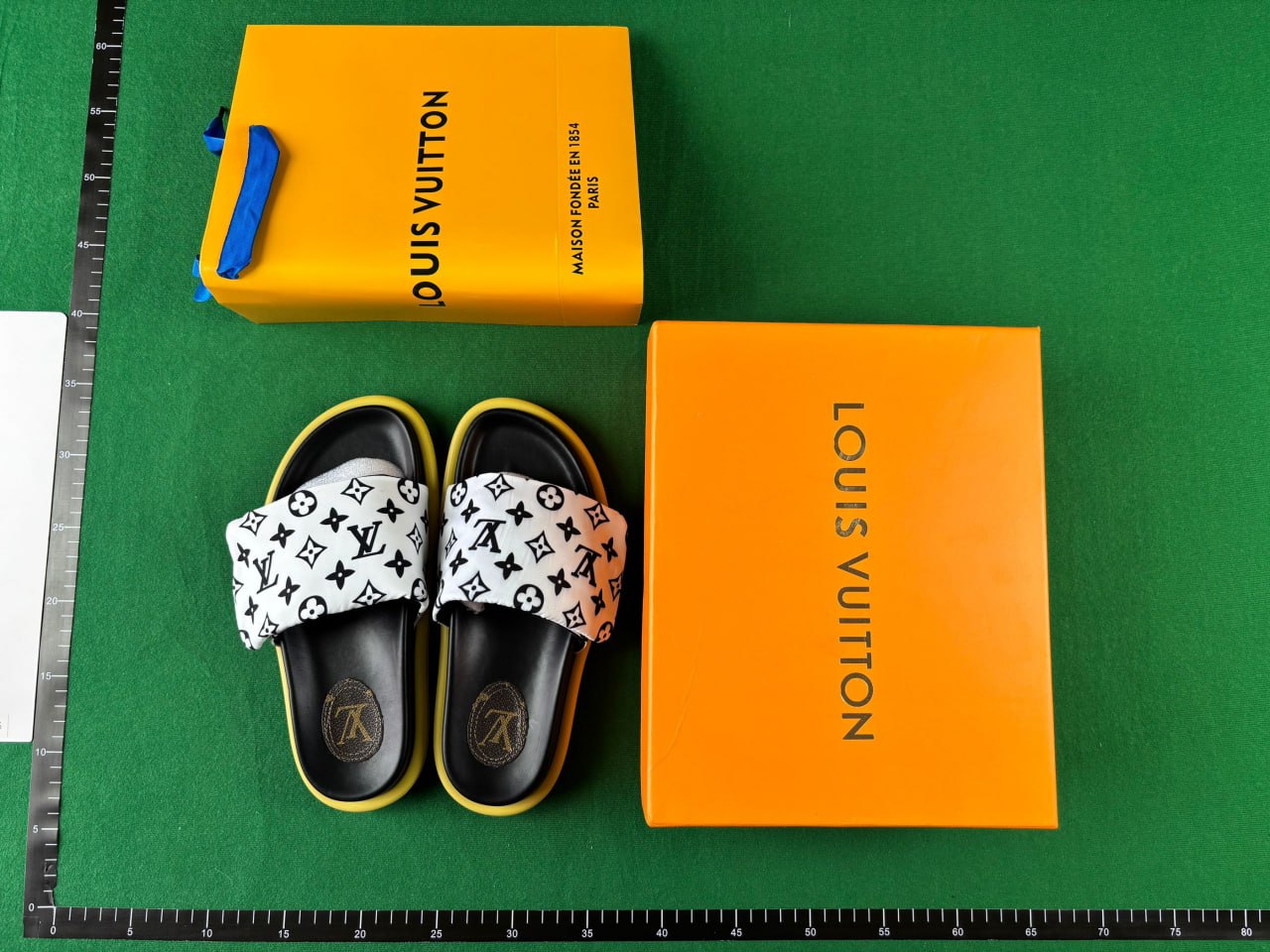  Louis Vuitton Slippers -5