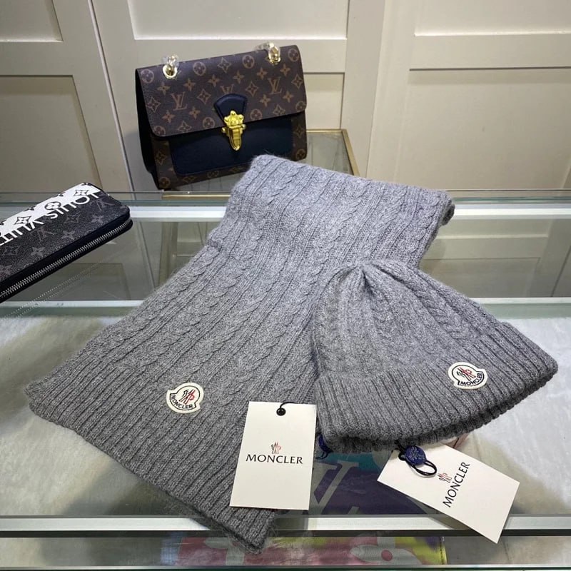 GUCCI Moncler Chanel Louis Vui