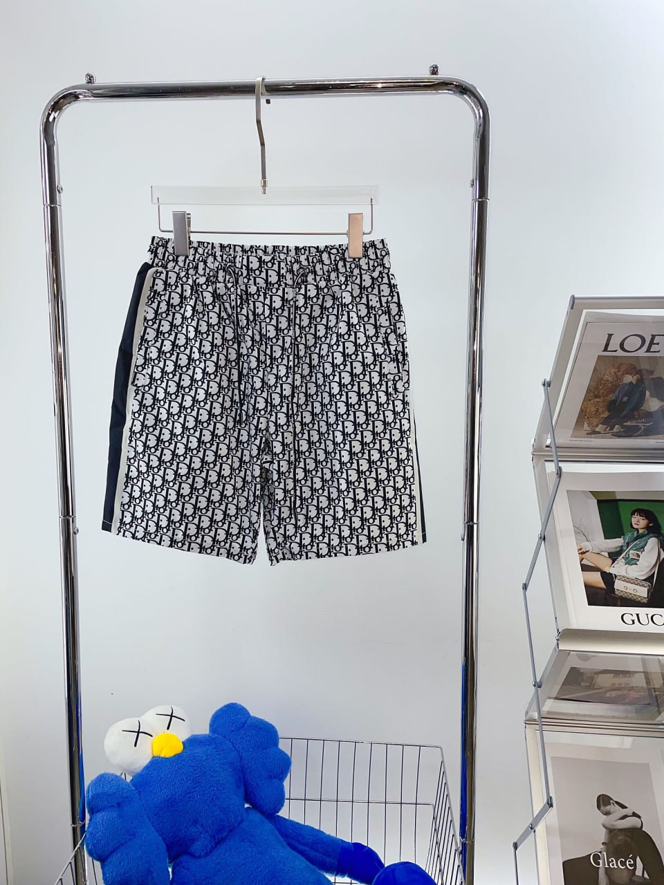 Louis Vuitton Dior Gucci Burbe