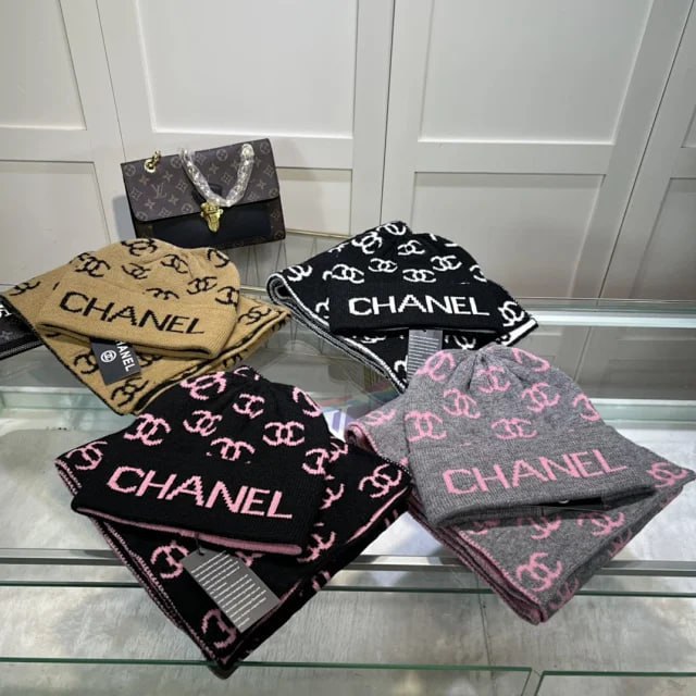  GUCCI Moncler Chanel Louis Vu