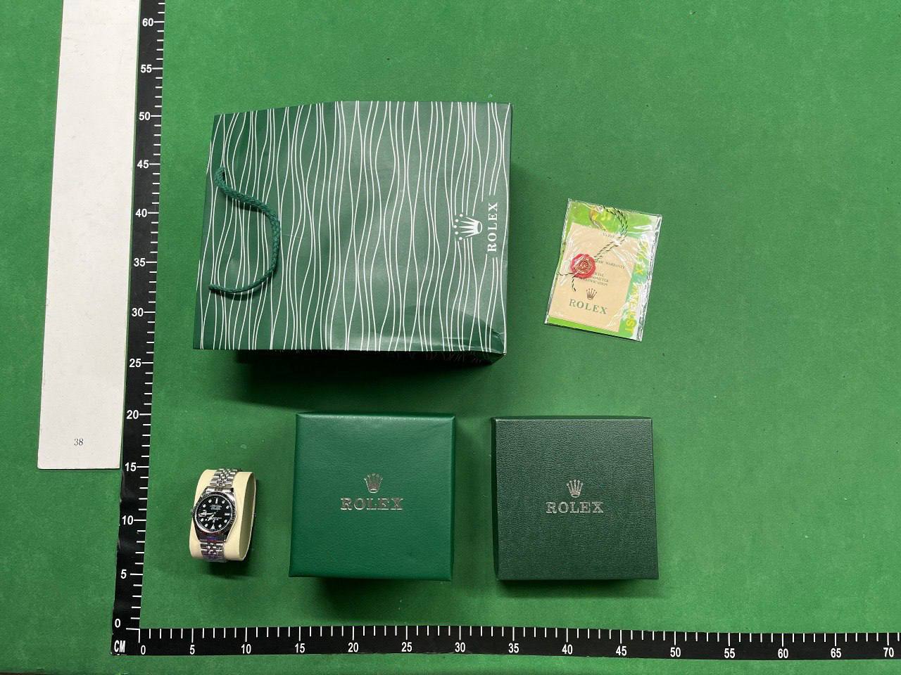 Rolex watch                                                                                                     -2