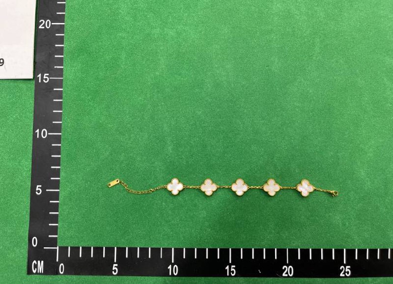 Van Cleef & Arpels bracele -4
