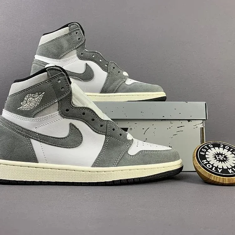 NIKE AIR JORDAN 1 Hight
