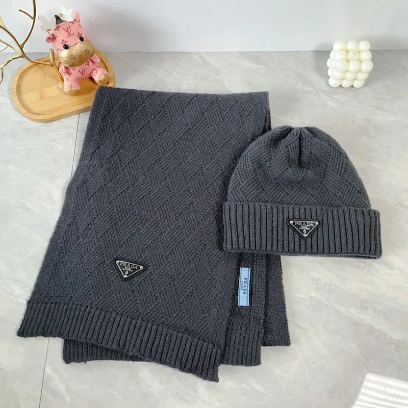 GUCCI Moncler Chanel Louis Vui
