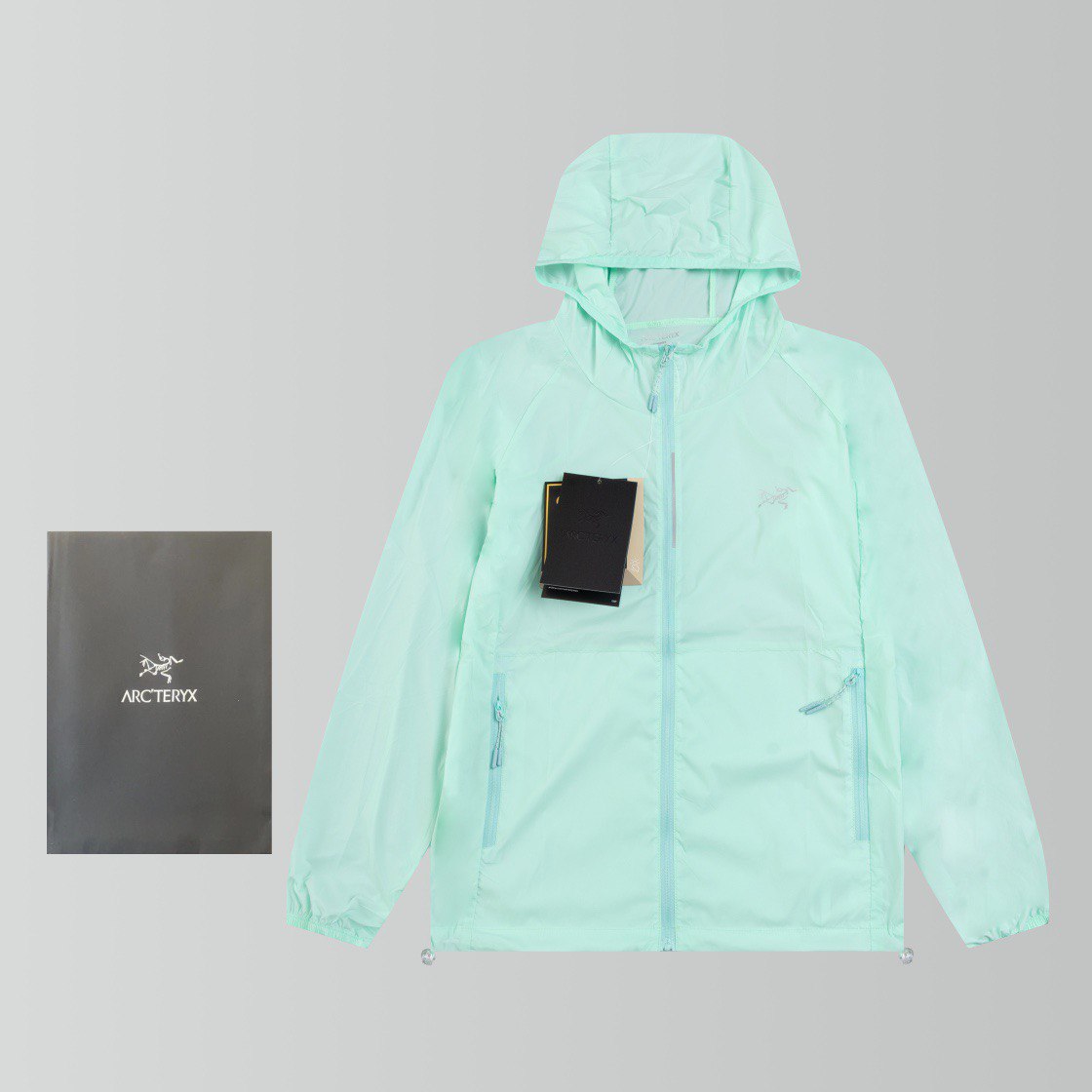 Arc'teryx  t-shirt and sun protective clothing   -2