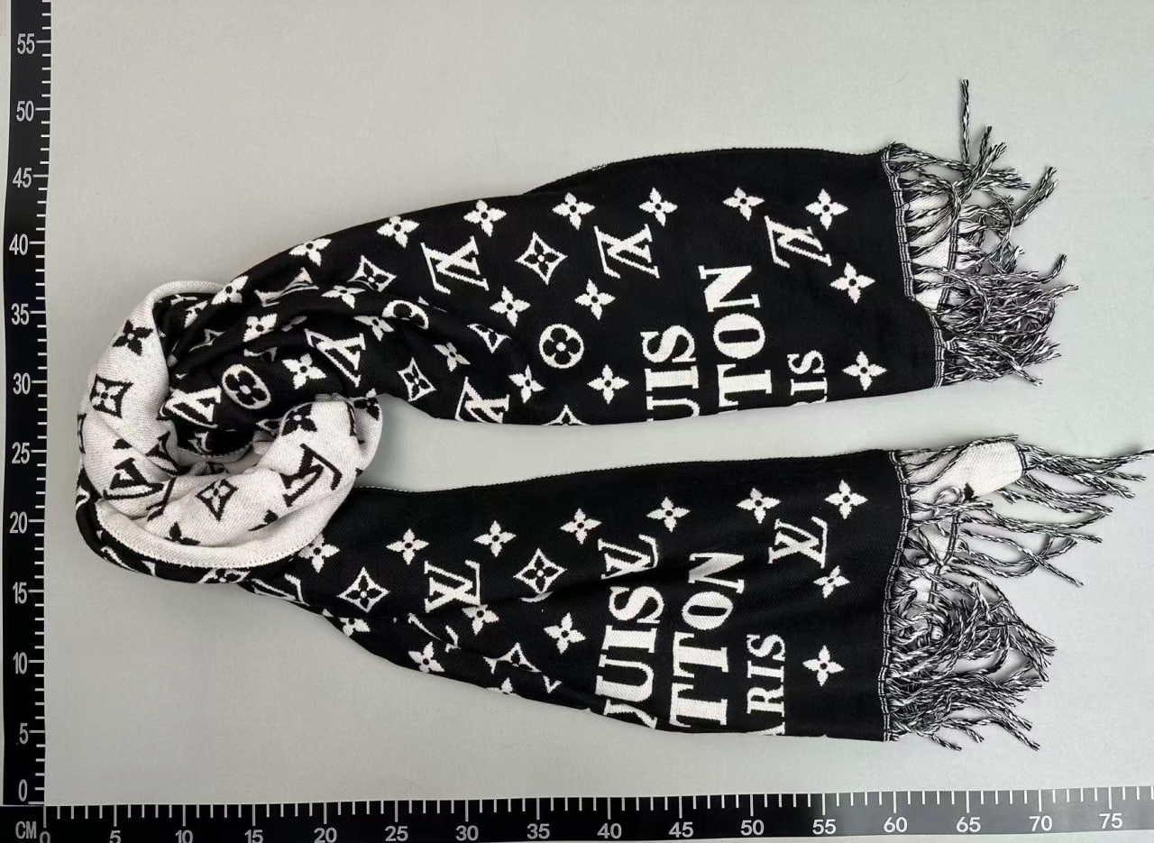 Louis Vuitton Scarf -4
