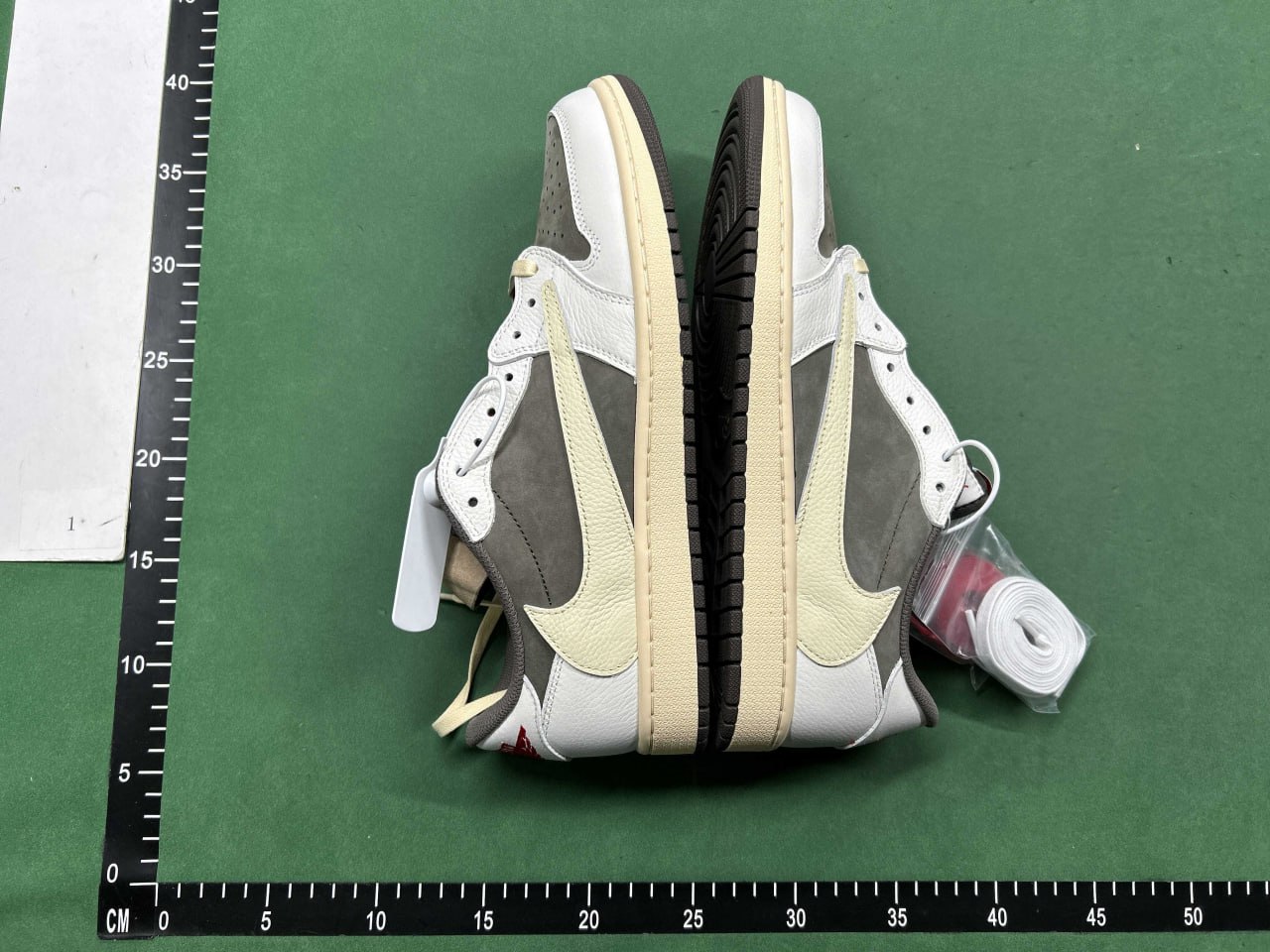 Air Jordan 1 Low x Travis Scott  -2