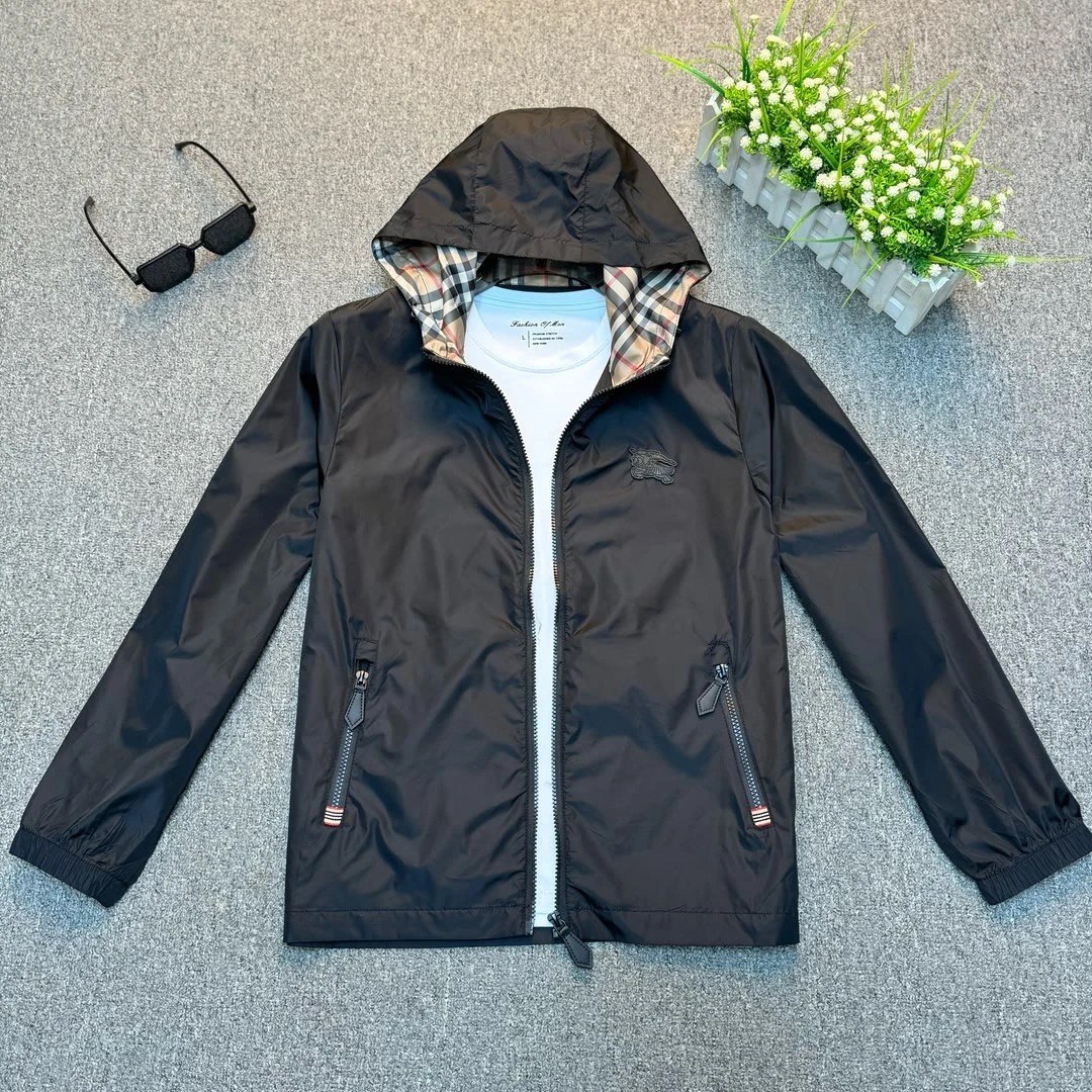 Gucci  Burberry  Moncler  Sun 