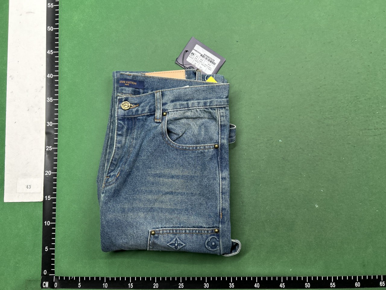 LV Louis Vuitton  jeans&LV shorts 1:1 High Quality -4