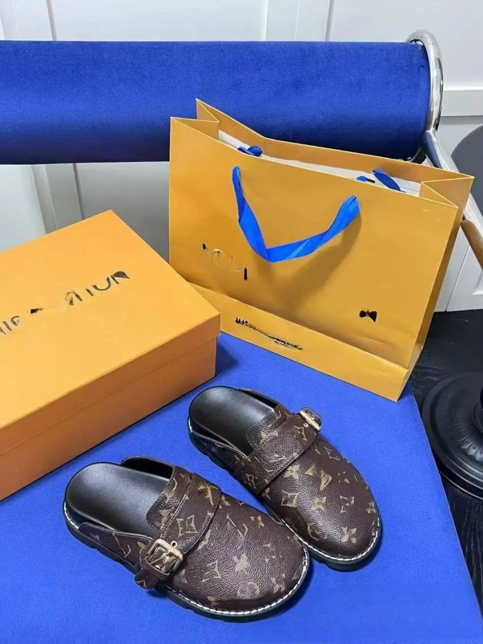 Lv Slippers ( 36 + styles) -2