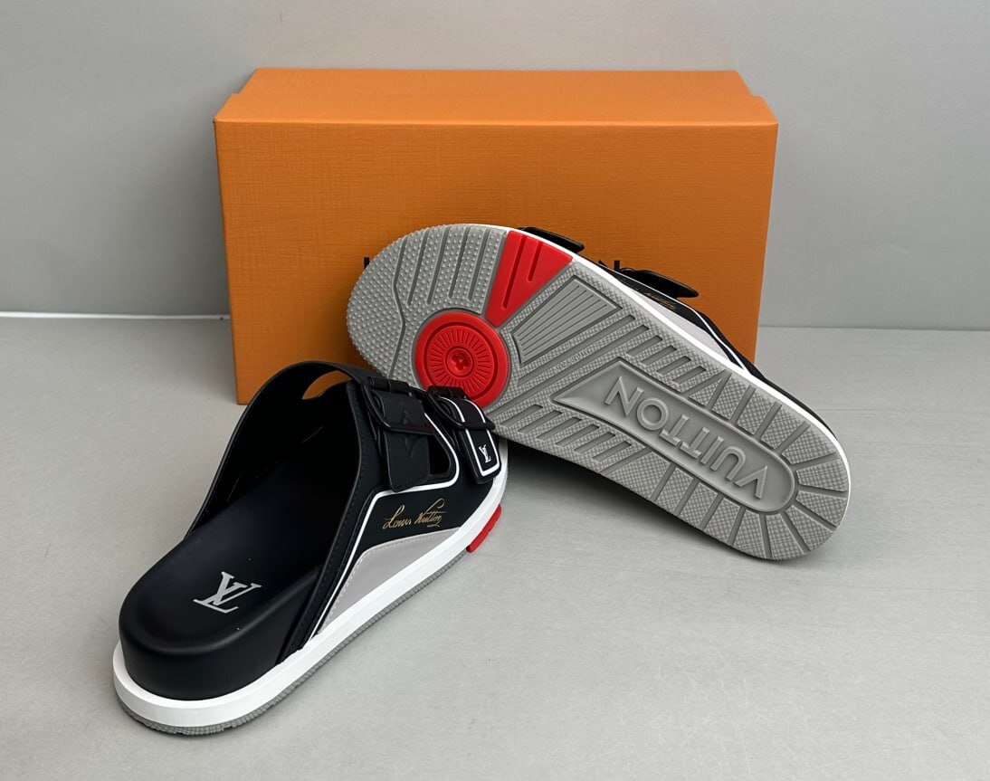LOUIS VUITTON Trainer slippers
