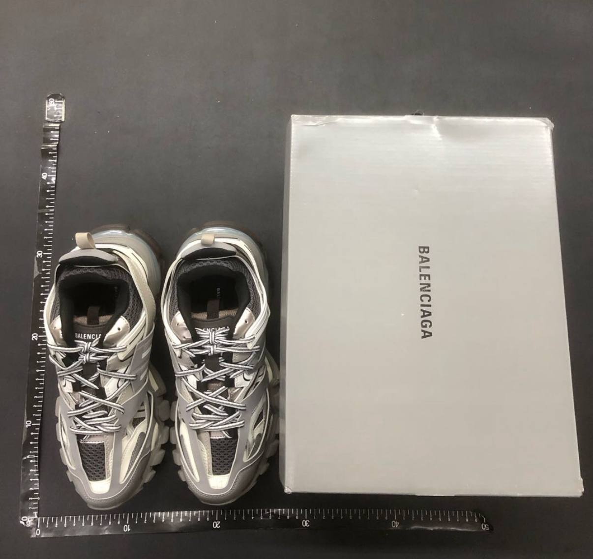  Balenciaga Track 