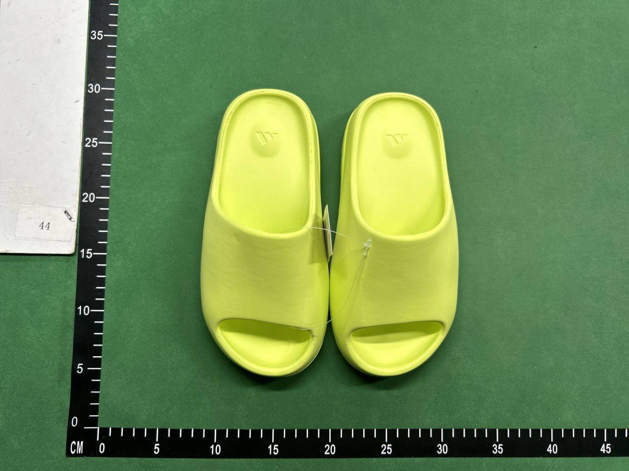 Yeezy 350 and Yeezy slippers -4