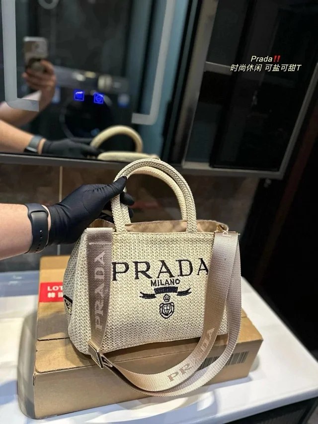 Prada bag -4