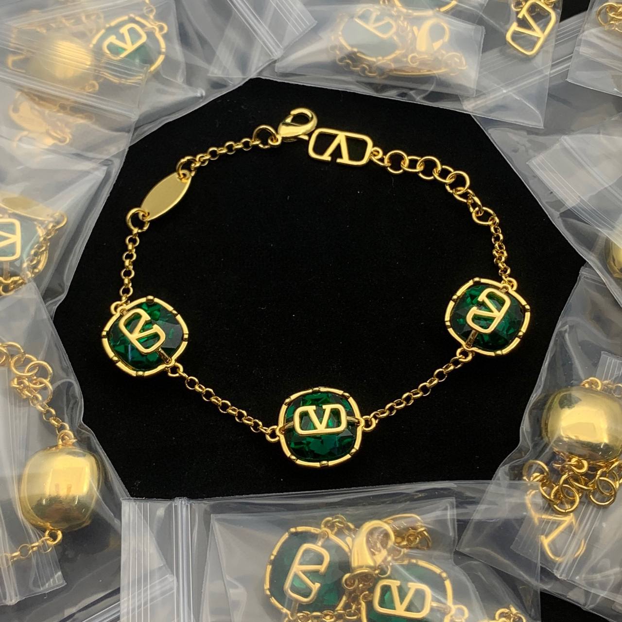 Valentino bracelet+Gift box