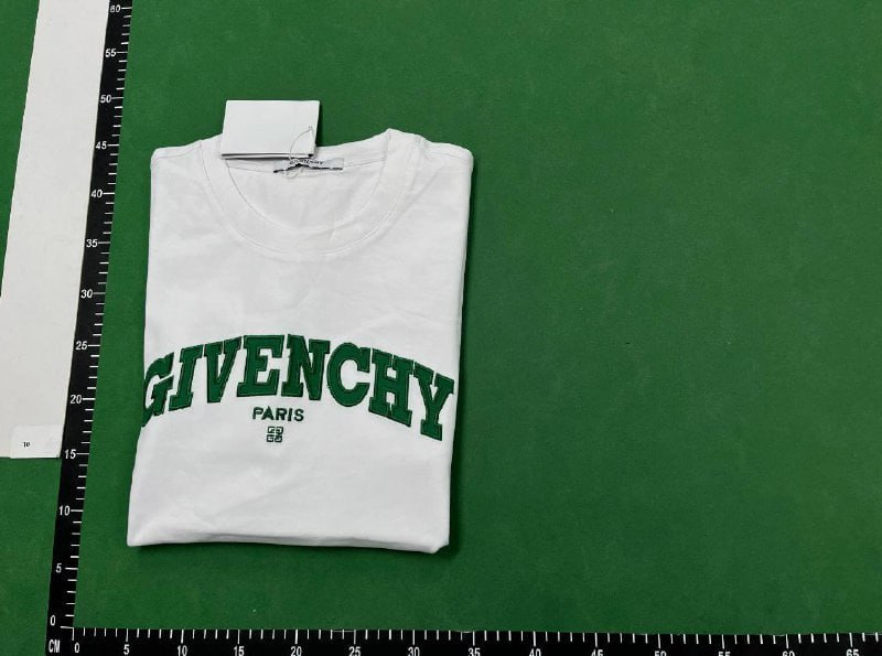 Givenchy Tee -4