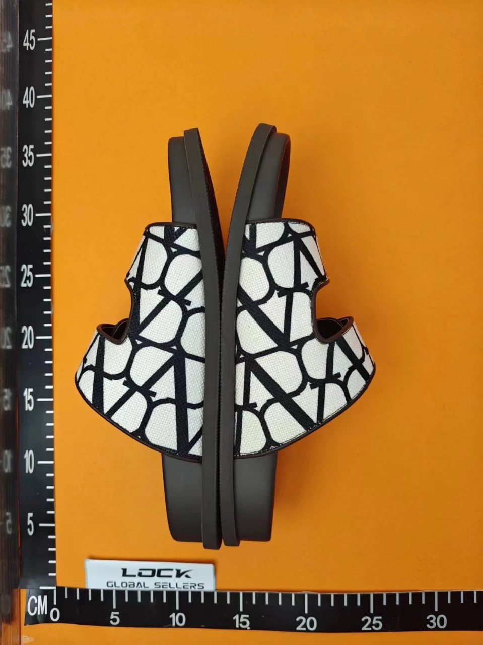 VALENTINO -2