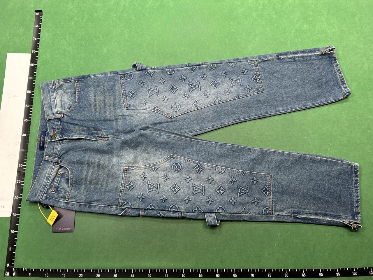 Louis Vuitton Pants / Louis Vuitton  jeans -2