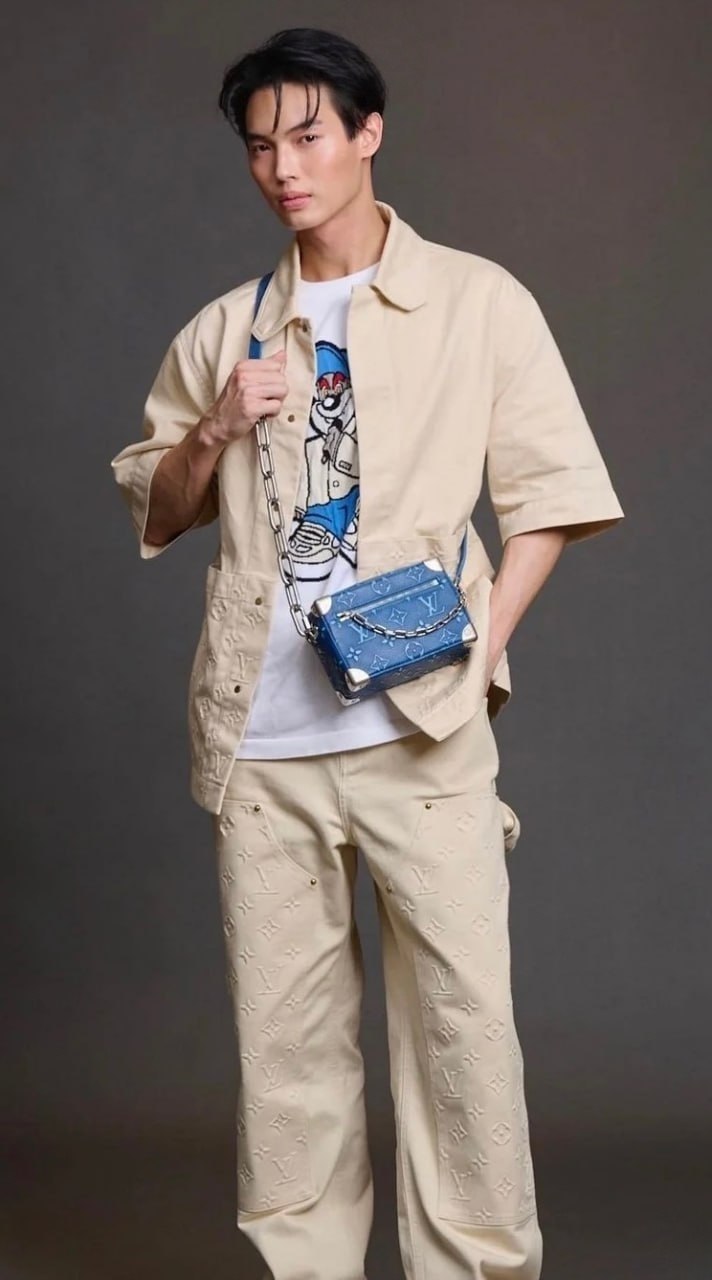 Louis Vuitton Pants / Louis Vu