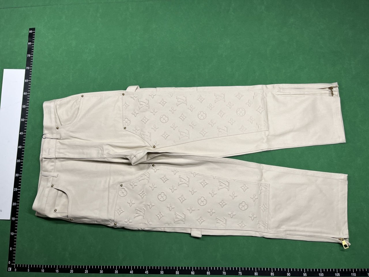 Louis Vuitton Pants / Louis Vuitton  jeans -3