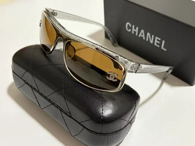 CHANEL sunglasses