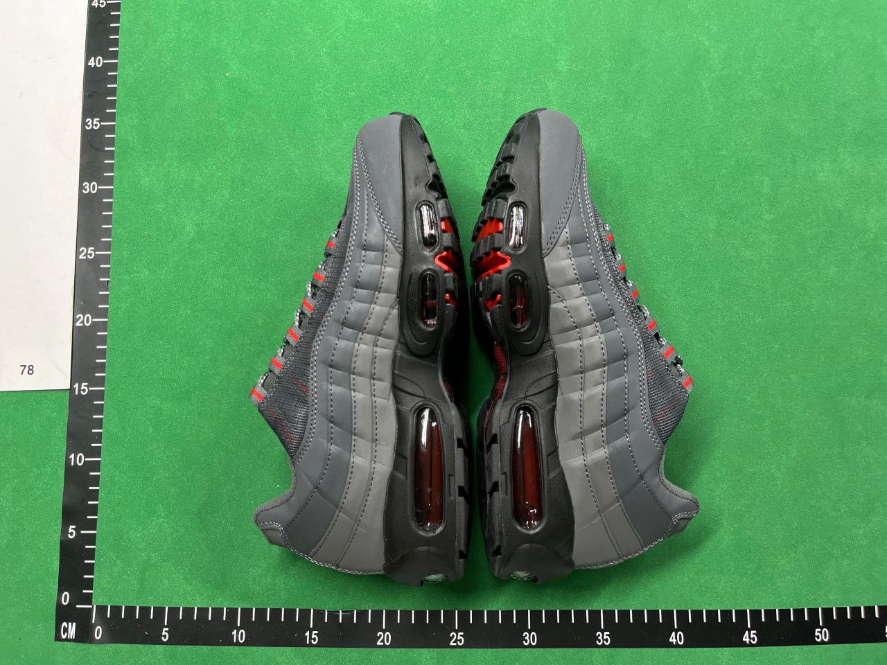 NIKE -3