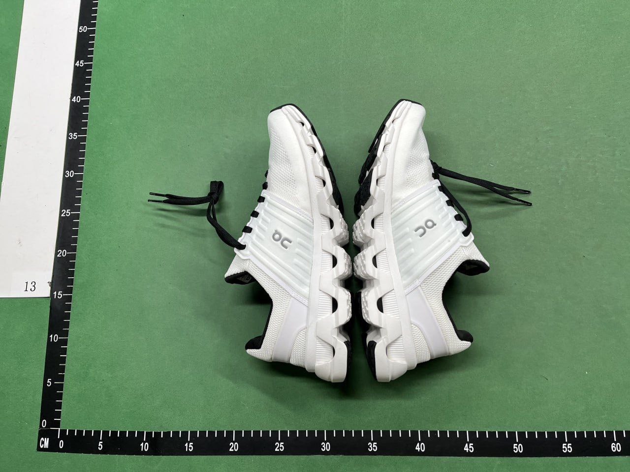 On clouds shoes  (40 CP) -2