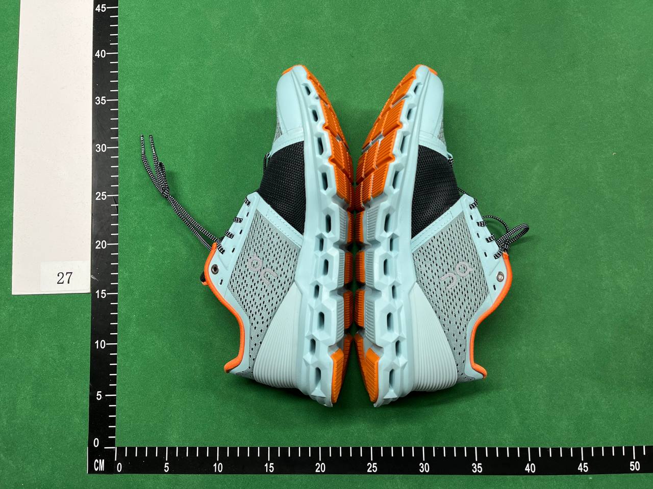 On clouds shoes  (40 CP) -4