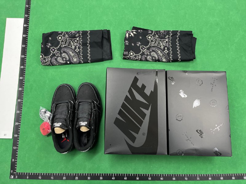  AJ1 X Travis Scott -5
