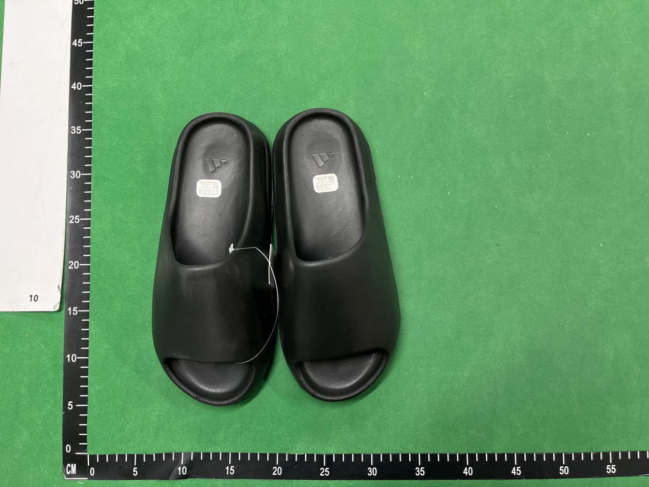 Adidas Yeezy Slide                                                                                                             -2