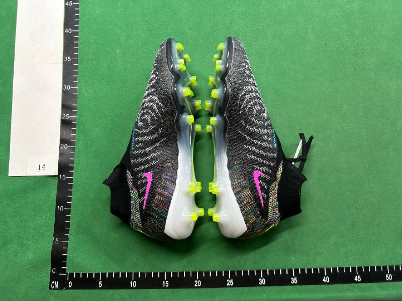 NIKE football boots -3