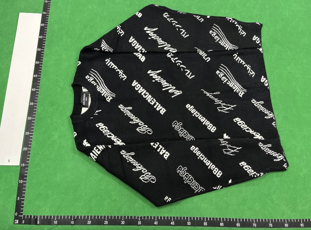 Balenciaga sweater -2